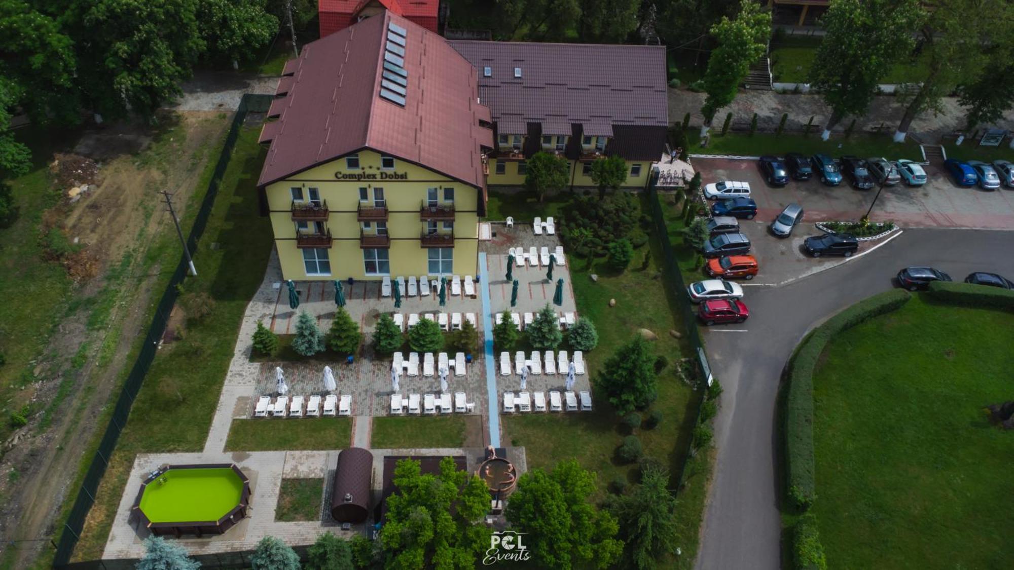 Hotel Dobsi Базна Екстериор снимка